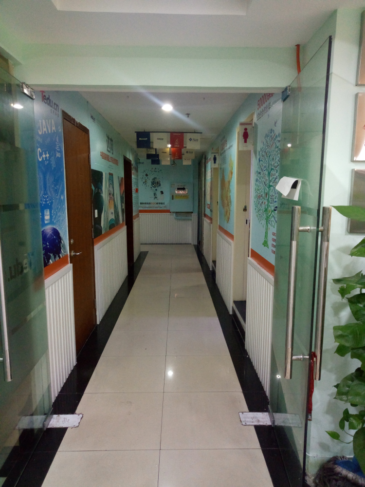 ԰һ·200ţ߹㳡CCC22